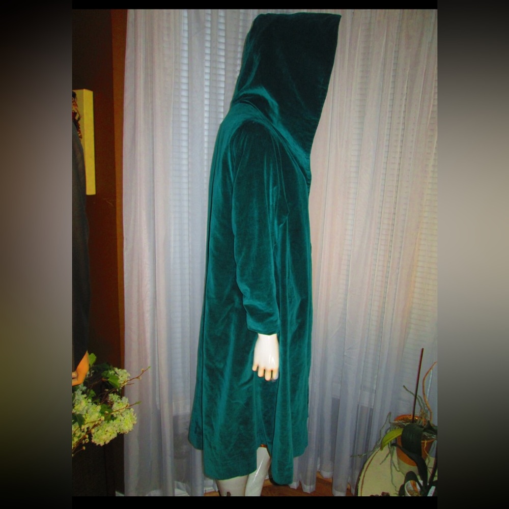 Vintage 1950s/1960s dark green cotton velour hooded coat opera coat